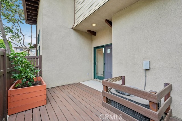 50 Esperanza Avenue, Sierra Madre CA: https://media.crmls.org/medias/fd336109-2624-4f2c-bdcd-347848599d30.jpg
