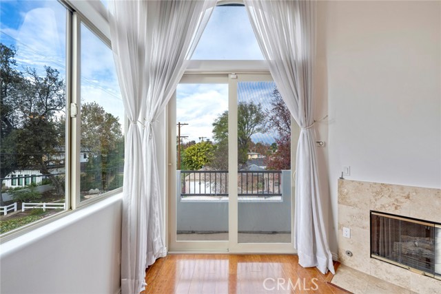 Detail Gallery Image 16 of 36 For 5027 Colfax Ave #1,  Valley Village,  CA 91601 - 3 Beds | 3 Baths