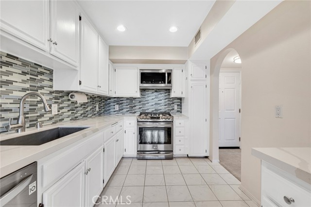 Detail Gallery Image 21 of 49 For 4501 Cedros Ave #240,  Sherman Oaks,  CA 91403 - 2 Beds | 2 Baths