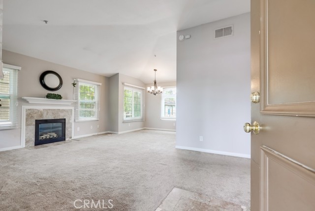 253 Gallery Way, Tustin CA: https://media.crmls.org/medias/fd359752-6bb8-4924-9467-349bc30c4446.jpg