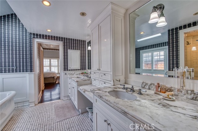 Detail Gallery Image 14 of 22 For 325 Poppy Ave, Corona Del Mar,  CA 92625 - 3 Beds | 2/1 Baths