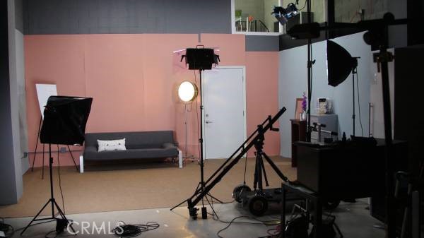 11417 Miranda Street, North Hollywood (los Angeles), California 91601, ,Commercial Lease,For Rent,11417 Miranda Street,CRSR25022604