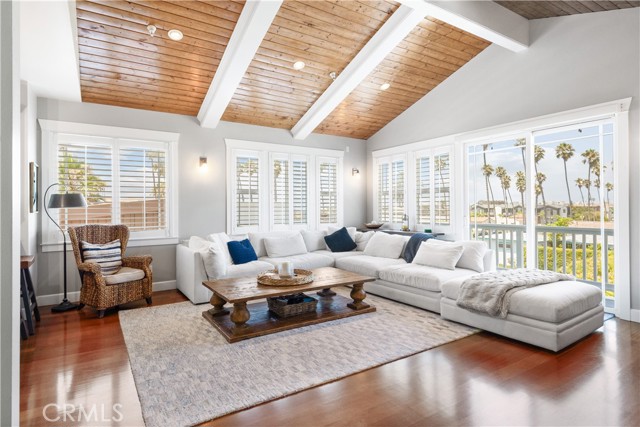 202 Avenue H, Redondo Beach CA: https://media.crmls.org/medias/fd371479-3e72-4fd8-95ca-0c9a912a6a4d.jpg