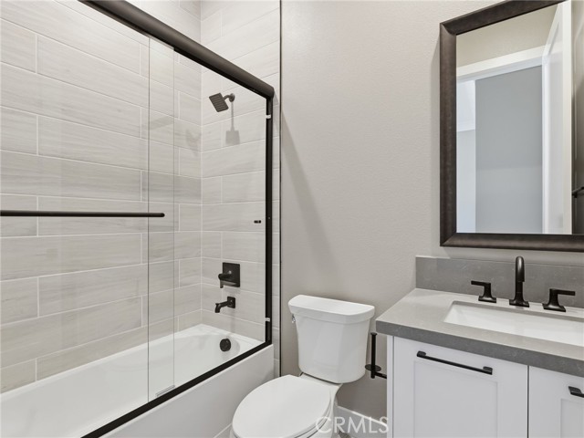 Detail Gallery Image 36 of 41 For 11913 Red Hawk Ln, Porter Ranch,  CA 91326 - 5 Beds | 5/1 Baths