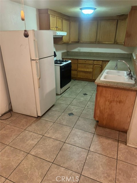 Detail Gallery Image 6 of 28 For 24144 Joshua Ave, Boron,  CA 93516 - 3 Beds | 2 Baths