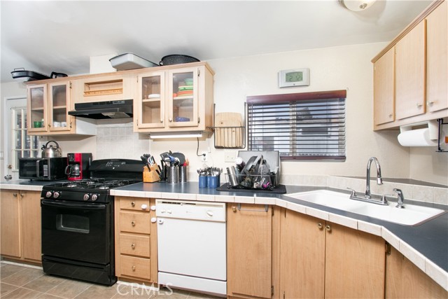 Detail Gallery Image 7 of 22 For 7717 Church Ave #111,  Highland,  CA 92346 - 3 Beds | 2 Baths