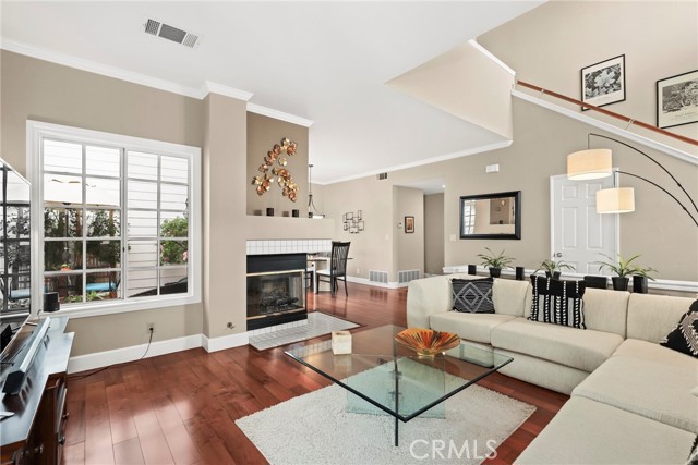 Detail Gallery Image 4 of 44 For 841 Sunstone St, Westlake Village,  CA 91362 - 3 Beds | 2/1 Baths