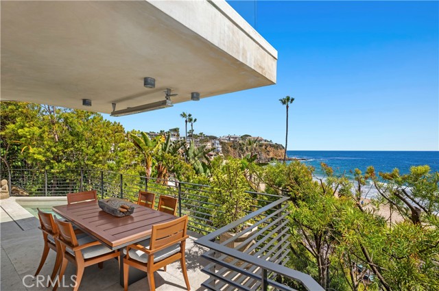 88 Emerald, Laguna Beach CA: https://media.crmls.org/medias/fd385bd2-30f2-40a1-b63a-b90e50de47c7.jpg