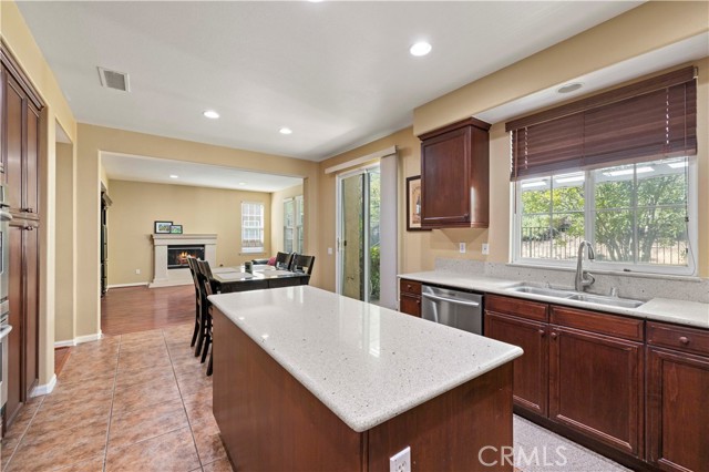 26821 Peppertree Drive, Valencia CA: https://media.crmls.org/medias/fd3a1e12-27b2-47e5-9b99-5c249eb2b8c7.jpg