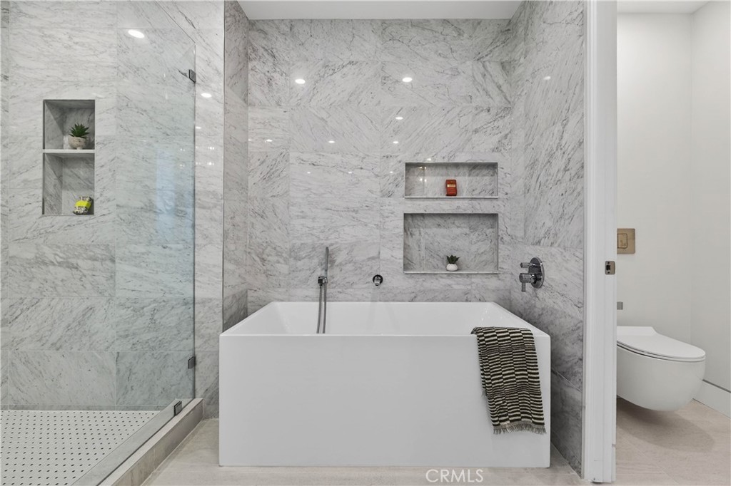 https://media.crmls.org/medias/fd3a33b0-4d34-49b1-82d9-deba58ea5d1e.jpg?preset=X-Large