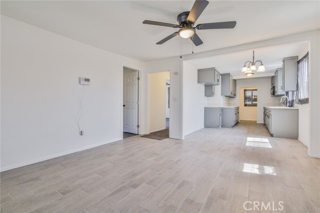 Detail Gallery Image 8 of 31 For 9504 S Main, Los Angeles,  CA 90003 - 2 Beds | 2 Baths