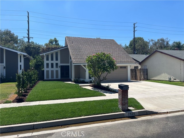 7924 E Woodsboro Avenue, Anaheim CA: https://media.crmls.org/medias/fd3b13d3-f1f9-4bf0-9df9-576865bf789a.jpg