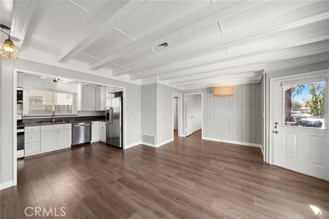 Detail Gallery Image 7 of 24 For 3212 2nd, Corona Del Mar,  CA 92625 - 2 Beds | 2 Baths