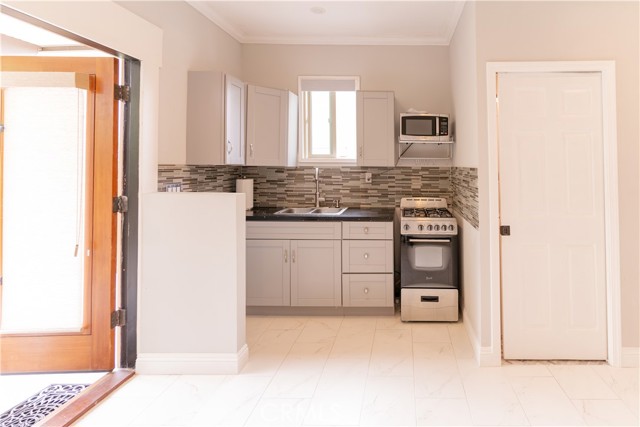 Detail Gallery Image 28 of 29 For 1627 Tustin Ave, Costa Mesa,  CA 92627 - 3 Beds | 2 Baths