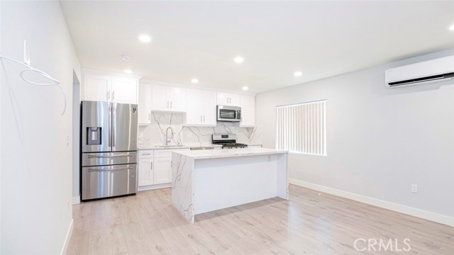 Detail Gallery Image 2 of 18 For 12558 1/2 Vanowen St, North Hollywood,  CA 91605 - 1 Beds | 1 Baths