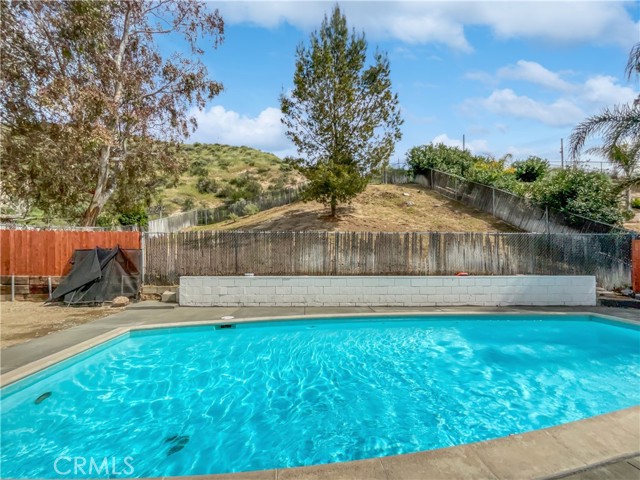 Detail Gallery Image 20 of 24 For 28906 Gladiolus Dr, Canyon Country,  CA 91387 - 3 Beds | 2 Baths