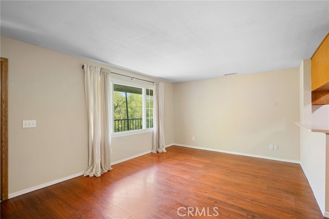 Detail Gallery Image 4 of 18 For 3807 W Victory Bld, Burbank,  CA 91505 - 1 Beds | 1 Baths