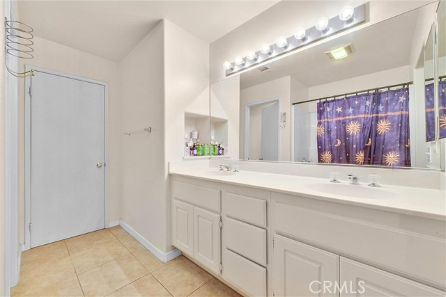 Detail Gallery Image 17 of 25 For 4605 Oak Tree Way, Hemet,  CA 92545 - 6 Beds | 2/1 Baths