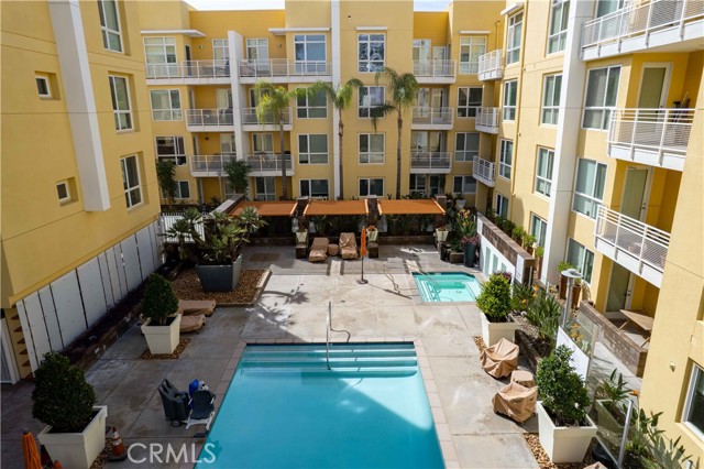 Detail Gallery Image 47 of 64 For 21301 Erwin St #237,  Woodland Hills,  CA 91367 - 2 Beds | 2 Baths