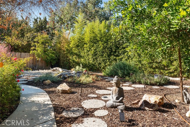 4835 Almidor Avenue, Woodland Hills CA: https://media.crmls.org/medias/fd3e7a3c-fa21-49ca-9a2c-e1b8d468c283.jpg