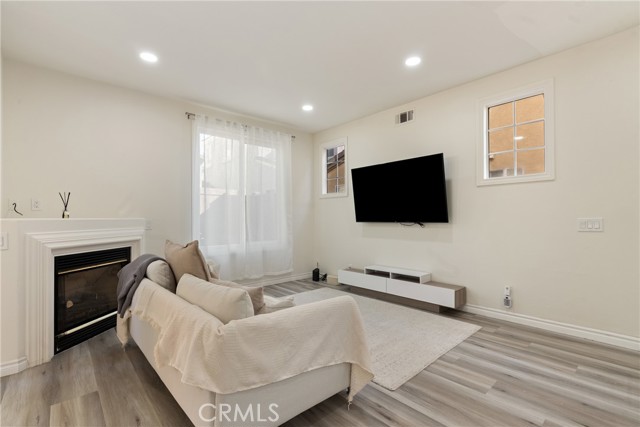 Detail Gallery Image 5 of 24 For 24 Rue De Nicole, Lake Forest,  CA 92610 - 3 Beds | 2/1 Baths