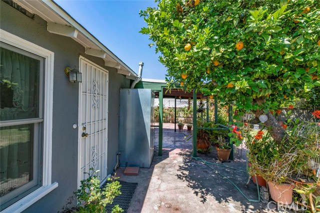 Detail Gallery Image 28 of 45 For 14719 Wyandotte St, Van Nuys,  CA 91405 - 2 Beds | 1/1 Baths