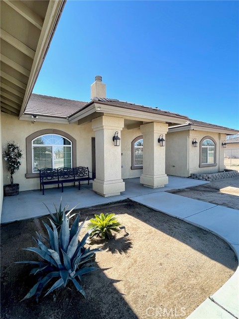 Detail Gallery Image 2 of 2 For 16091 Lime, Hesperia,  CA 92345 - 3 Beds | 2 Baths