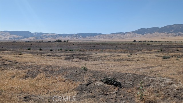 275 W Avenue B, Lancaster CA: https://media.crmls.org/medias/fd3f3a15-a710-4691-bb34-53730258c30c.jpg