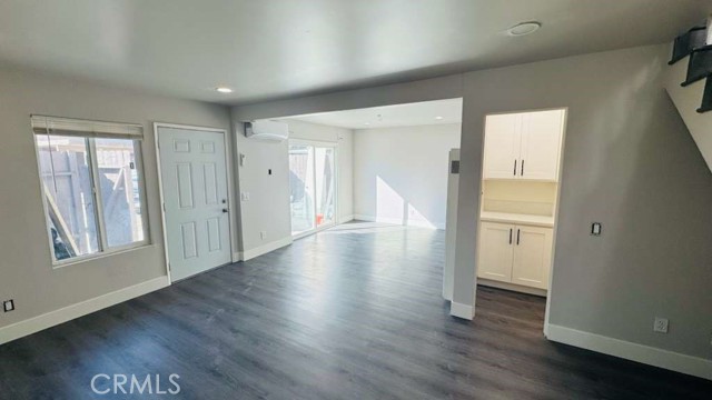 Detail Gallery Image 3 of 12 For 1270 W 9th St, Corona,  CA 92882 - 2 Beds | 1/1 Baths