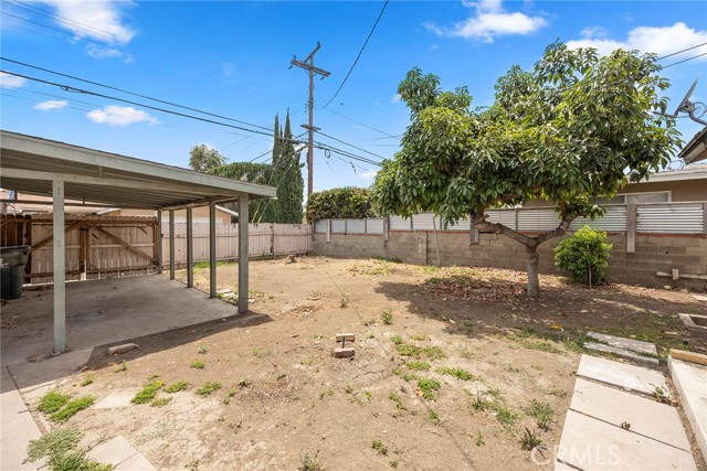 1208 E Commonwealth Avenue, Fullerton CA: https://media.crmls.org/medias/fd401951-ab57-424a-8abc-d856901b6f48.jpg