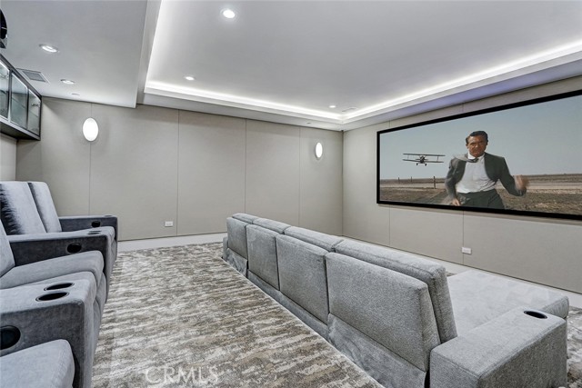 Detail Gallery Image 33 of 47 For 2016 Ocean, Manhattan Beach,  CA 90266 - 5 Beds | 5/2 Baths