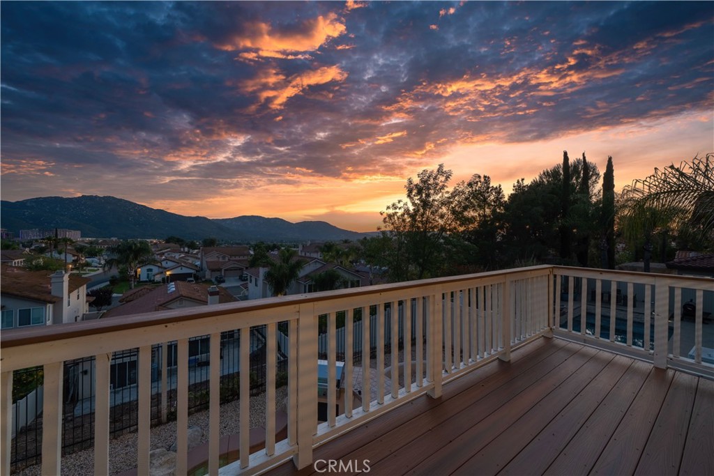 https://media.crmls.org/medias/fd40d34e-2294-413a-9170-73ba65c80270.jpg?preset=X-Large