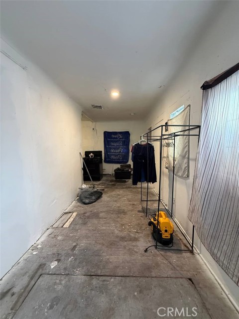 Detail Gallery Image 13 of 19 For 222 E St, Fresno,  CA 93706 - 3 Beds | 1 Baths