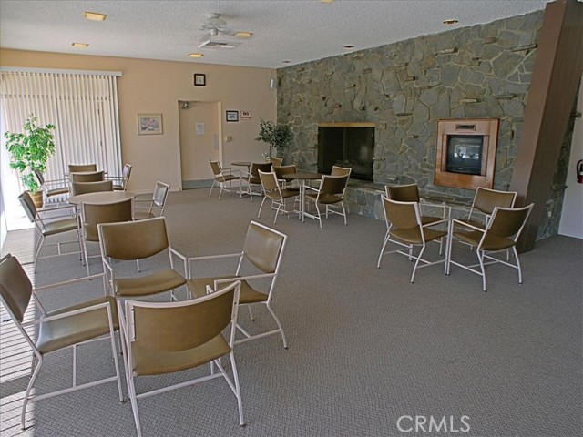 19207 Avenue Of The Oaks, Newhall CA: https://media.crmls.org/medias/fd42484b-6556-439c-b147-90fdd8e4a7db.jpg