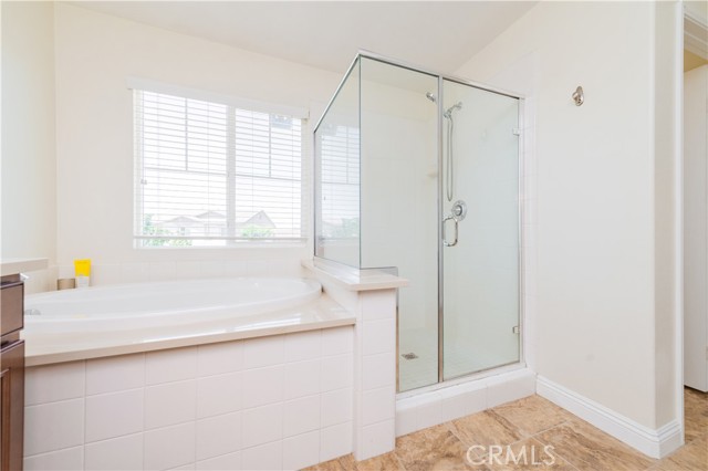 6851 Tourmaline Drive, Eastvale CA: https://media.crmls.org/medias/fd428e26-1199-41d4-88d1-6a19eb8d7a0d.jpg