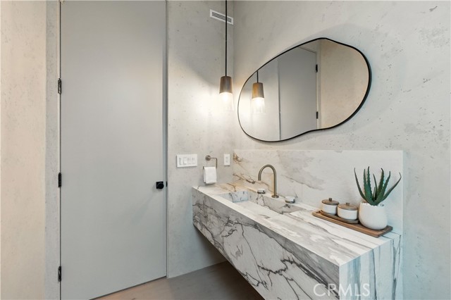 Detail Gallery Image 22 of 73 For 16728 Morrison St, Encino,  CA 91436 - 7 Beds | 6/1 Baths