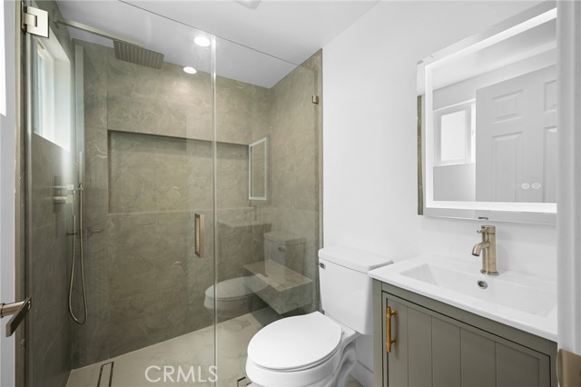 Detail Gallery Image 17 of 22 For 1007 W Angeleno Ave #101,  Burbank,  CA 91506 - 2 Beds | 2 Baths