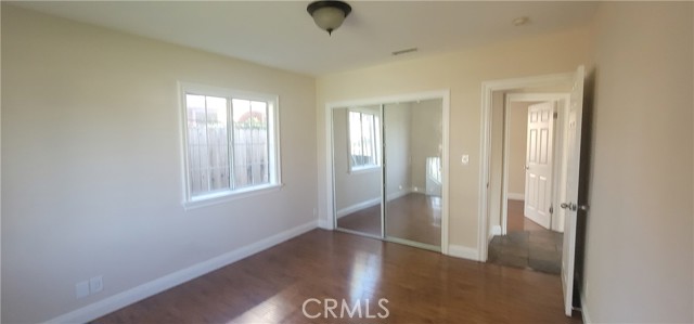 Detail Gallery Image 2 of 7 For 19538 Leadwell, Reseda,  CA 91335 - 2 Beds | 1 Baths