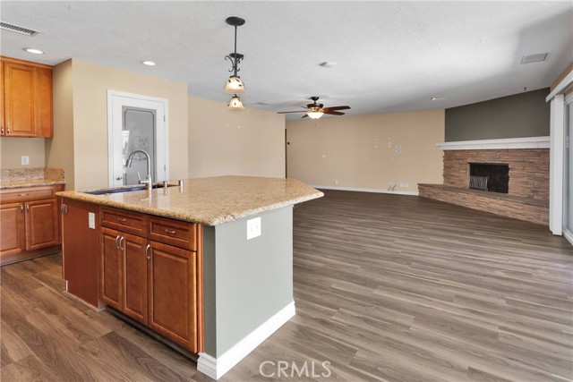 13435 Spring Valley, Victorville CA: https://media.crmls.org/medias/fd43f46f-4b10-4a87-b43b-5f512dc1e28a.jpg