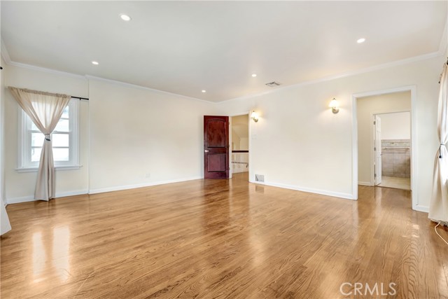 816 S Longwood, Los Angeles CA: https://media.crmls.org/medias/fd456ace-f04b-41e5-957a-5642a89f590e.jpg