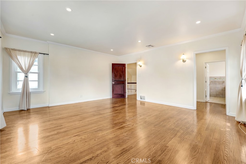 MLS #OC25224176 image #17