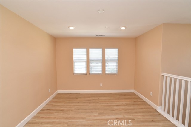 8011 Sea Salt Avenue, Fontana CA: https://media.crmls.org/medias/fd4576c8-00f9-4631-9afd-3e97db0e0eba.jpg
