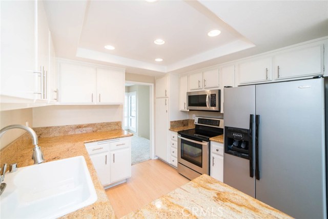 39 Lakeshore, Irvine CA: https://media.crmls.org/medias/fd4606e4-e52c-4538-9c91-61f6b61e05eb.jpg