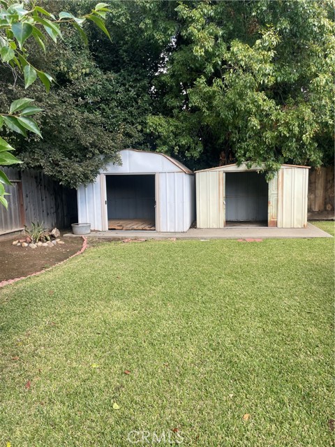 Detail Gallery Image 11 of 11 For 2215 W, Merced,  CA 95340 - 3 Beds | 2/1 Baths