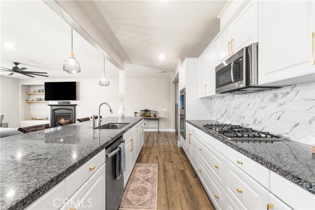 Detail Gallery Image 36 of 70 For 5149 Sammy Hagar, Fontana,  CA 92336 - 6 Beds | 4/1 Baths