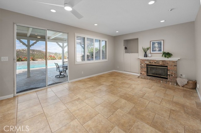 20104 Gina Court, Saugus CA: https://media.crmls.org/medias/fd47f6ab-4ba0-41b6-b166-91c7c1496573.jpg