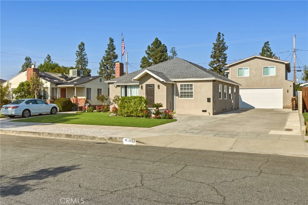 1451 N Catalina