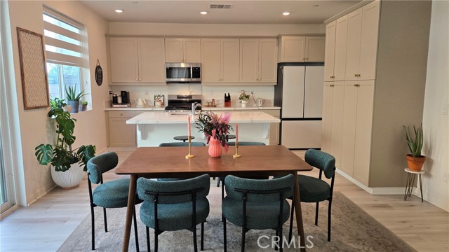 Detail Gallery Image 5 of 41 For 906 Lemon Dr, Pomona,  CA 91768 - 3 Beds | 2/1 Baths