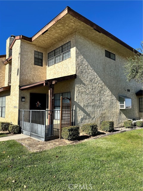 42801 42801 15th W, Lancaster CA: https://media.crmls.org/medias/fd4966a9-0169-483e-9567-29bf20e4b8db.jpg
