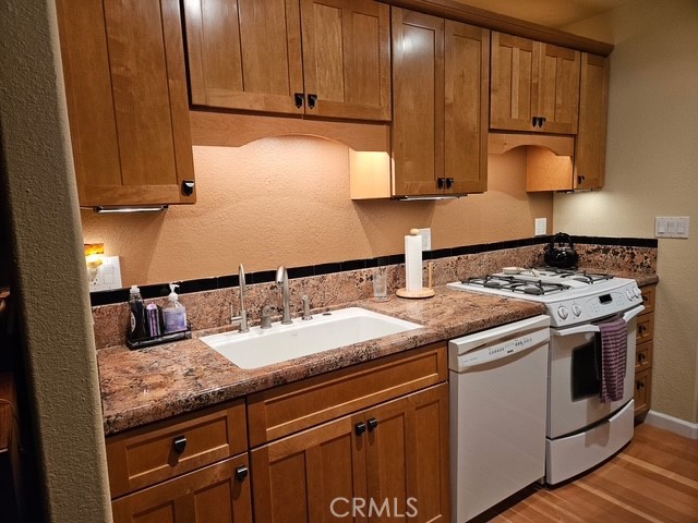 Detail Gallery Image 27 of 36 For 2002 Ogulin Canyon, Clearlake,  CA 95422 - 2 Beds | 2 Baths